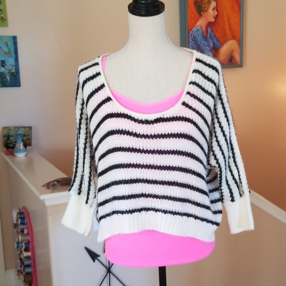 Daytrip Sweaters - 💥FREE w BUNDLE💥Slouchy B&W Off Shoulder Sweater